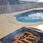 With Panoramic Sea Views * בנידורם